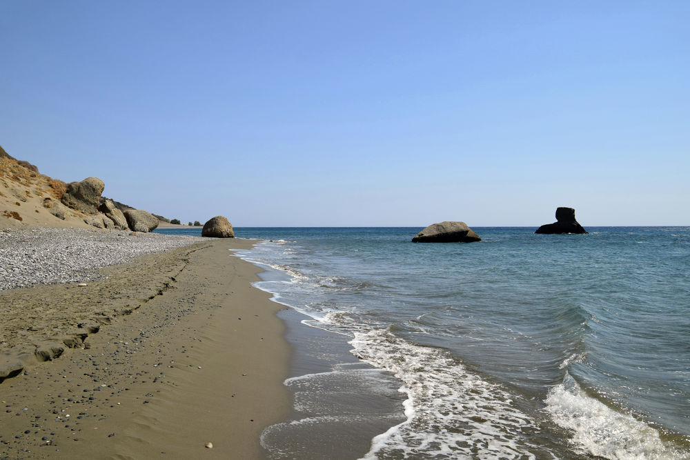 ... několikakilometrový úsek nádherných, na sebe navazujících pláží, různých jmen, která se mi už pěkně popletla, ... Armenopetra beach ...